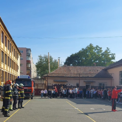 Exercitiu de evacuare la școala din Rupea