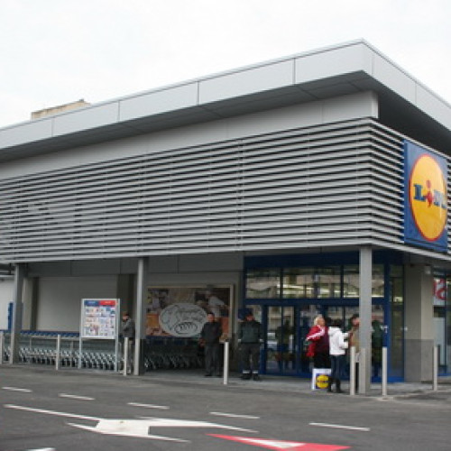 LIDL investește în angajați și oferă avantaje competitive