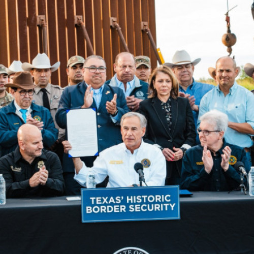 Legea antiimigrație în Texas aprobată de guvernator - Video&Foto