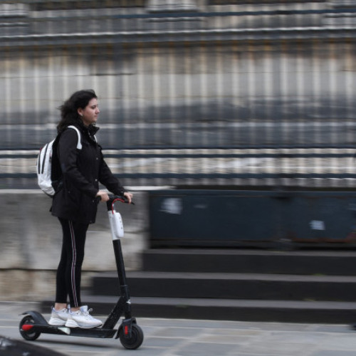 Trotinetele si bicicletele electrice vor avea asigurare RCA. Anuntul guvernului