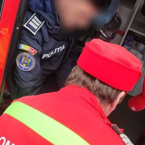 Un polițist din Moldova Nouă a fost rănit într-un accident