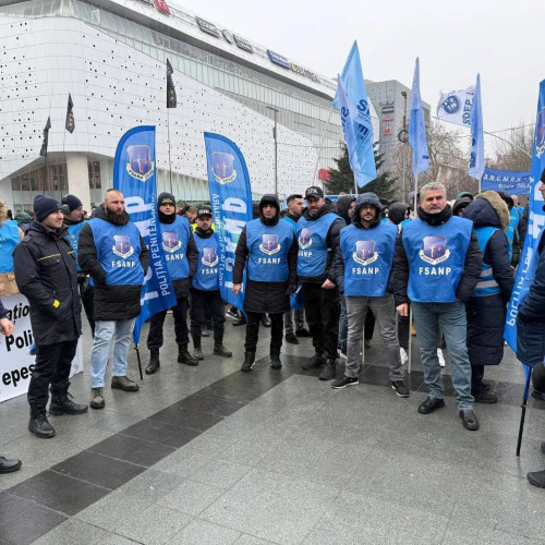 Drepturi financiare pentru personalul militar și polițiști în 2025