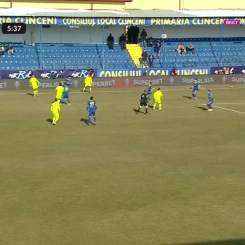 FOTBAL Lovitură pentru ACSM Politehnica. Jucătorul adus de la CFR Cluj, Boben, care urma să fie stâlpul apărării, a ieșit din circuit