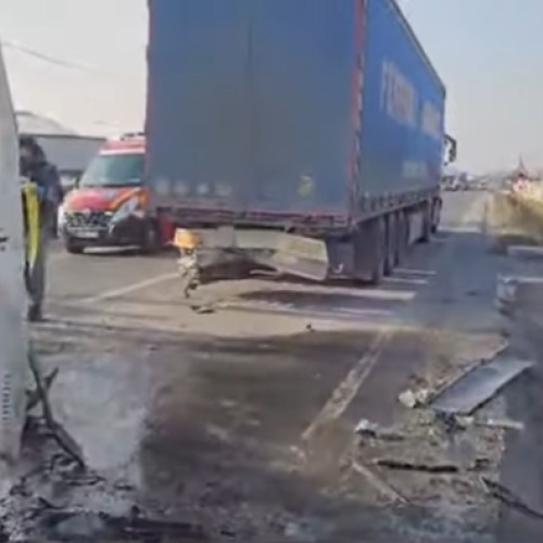 Traficul rutier blocat pe DN 6 în comuna Cosoveni