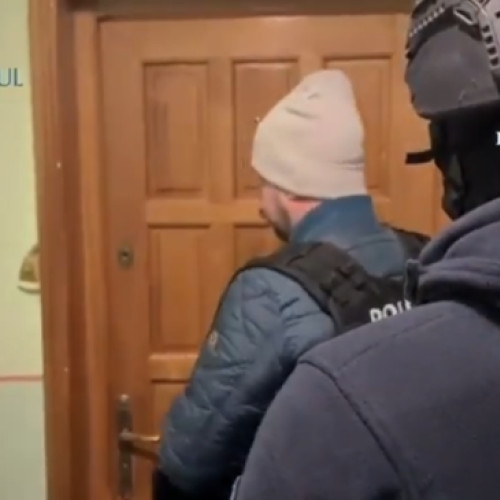 Parchetul și Poliția Română desfășoară percheziții în mai multe județe