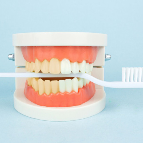 Cum a evoluat stomatologia în ultimul deceniu: transformarea intervențiilor de albire dentară și implant dentar