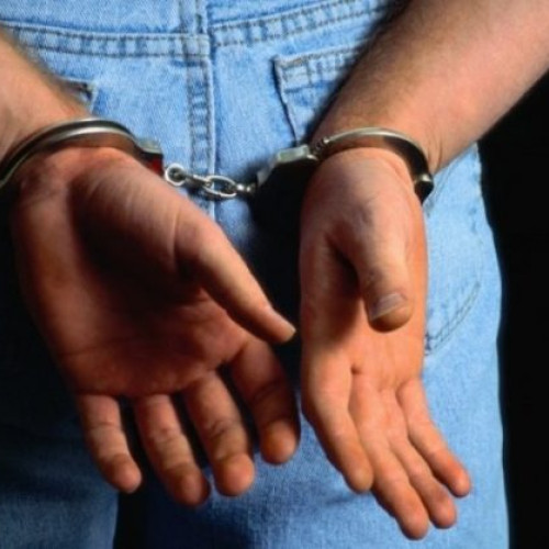 Pitesti: Barbat retinut pentru talharie, dupa ce sotia sa l-a denuntat