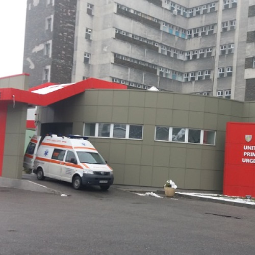 Incident în Sopârlița: bărbat amenință că se sinucide de pe acoperis