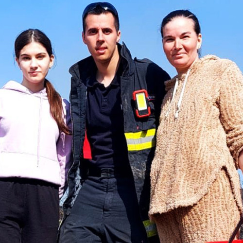 Salvatorii de la ISU Caraș-Severin intervin pentru stingerea incendiilor de vegetație