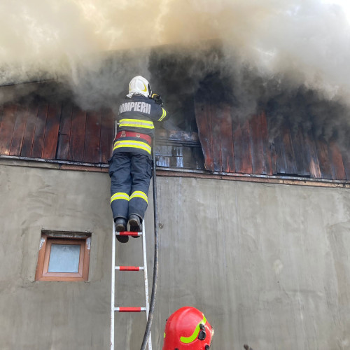 Incendiu la o casă din Craiova