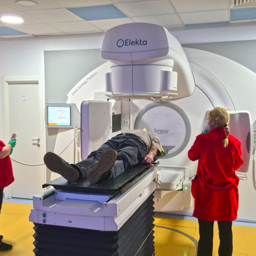 Aproape 4.000 de bolnavi de cancer din Galați beneficiază de proceduri avansate de tratament