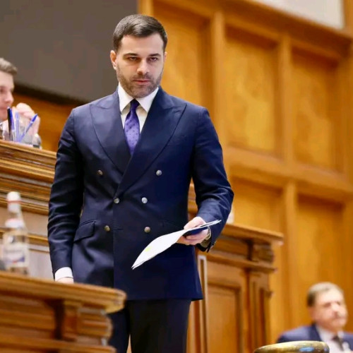 Motiunea de cenzura initiata de AUR, SOS si POT a fost respinsa in Parlament