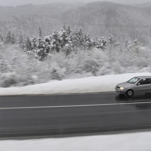 Vremea se răcește semnificativ: ANM emite cod galben de vânt puternic