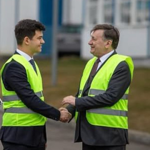 Crin Antonescu critică izolarea economică și promovează producția românească