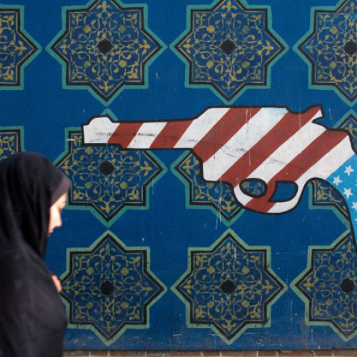 Refuzul de a purta hijab în Iran poate duce la închisoare