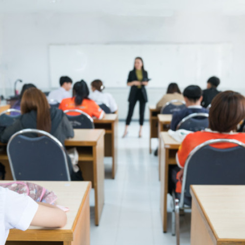 Elevii din clasele a VIII-a susțin simularea Evaluării Naționale