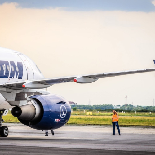 Oferta specială TAROM pentru vacanțele de vară la înălțime