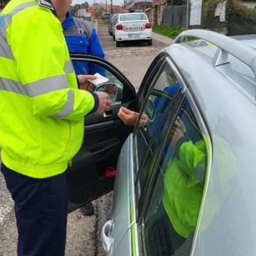 Doi agenți de poliție din Vrancea, implicați într-un caz de dare de mită