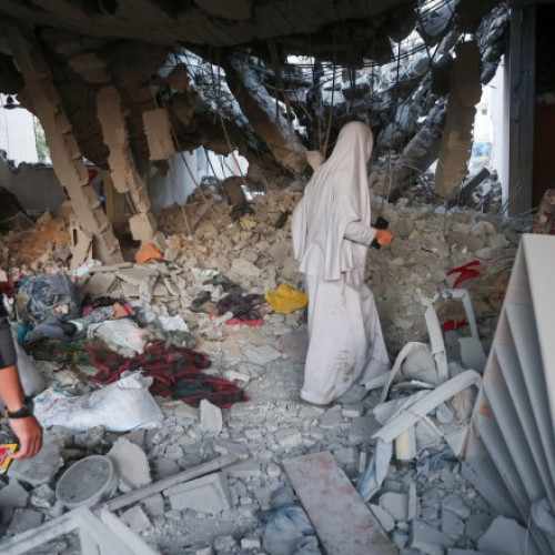 Atacuri aeriene israeliene în Fasia Gaza provocând moartea a peste 200 de oameni