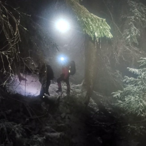 Salvamontiștii din Maramureș caută un ucrainean pierdut în munți