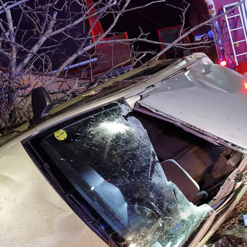 Accident grav pe DN 57B: Două persoane rănite