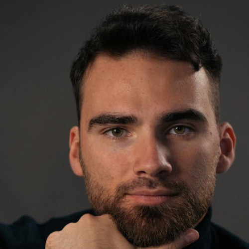 Tenorul Octavian Ene, accidentat la repetitii pentru un spectacol la Bucuresti