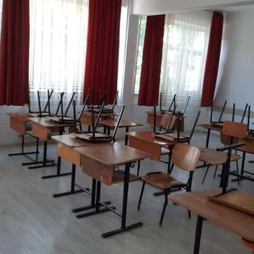 Sancțiuni pentru profesorii care fac meditații cu elevii lor de clasă