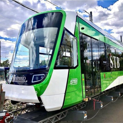 Accident între un autoturism și un tramvai pe Bulevardul Mărăști