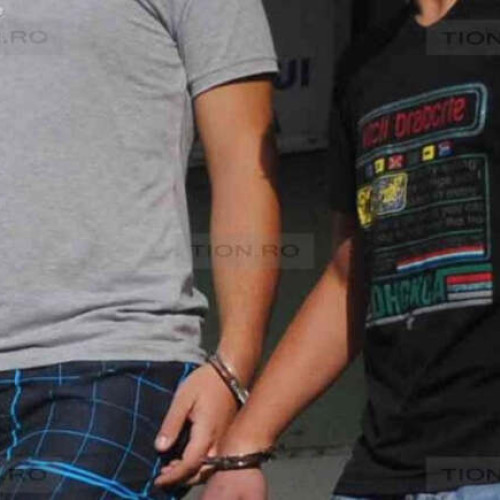 O femeie din Recaș a fost păcălită de doi bărbați