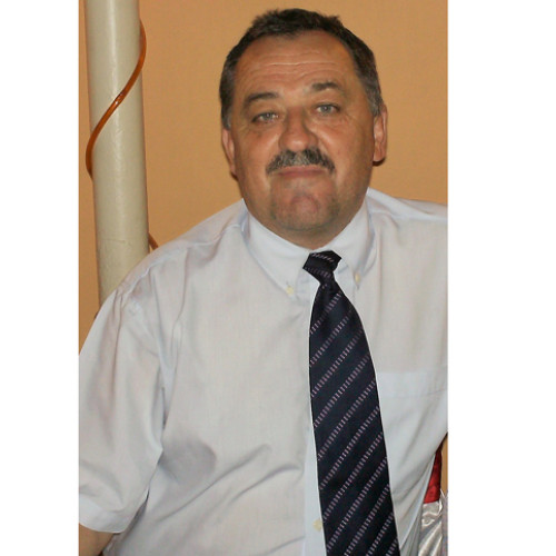 A decedat Adrian Simion, directorul Liceului de Arte „Hariclea Darclee”