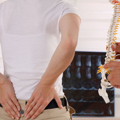 Semnele herniei de disc: cum să le recunoști și când să ceri ajutor medical