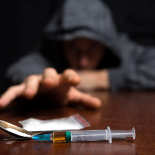 Probleme grave în şcolile din Brăila: bullying, droguri şi tentative de suicid