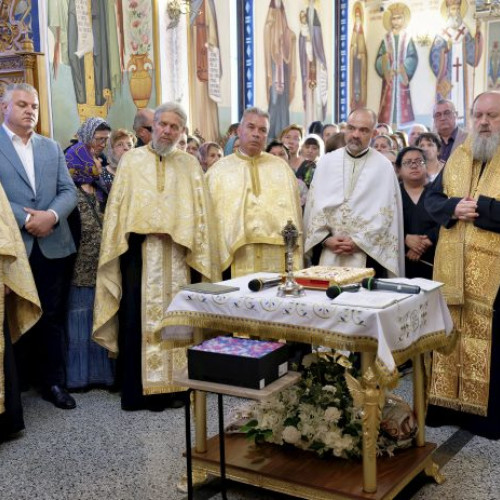 Taina Sfantului Maslu aduce mangaiere si renastere sufleteasca in Buftea