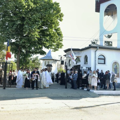 Episcopul Timotei Prahoveanul a binecuvântat biserica din Stoienoaia