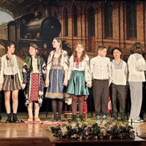 Elevii de la Școala Gimnazială "Petru Rareș" au adus cultura pe scenă