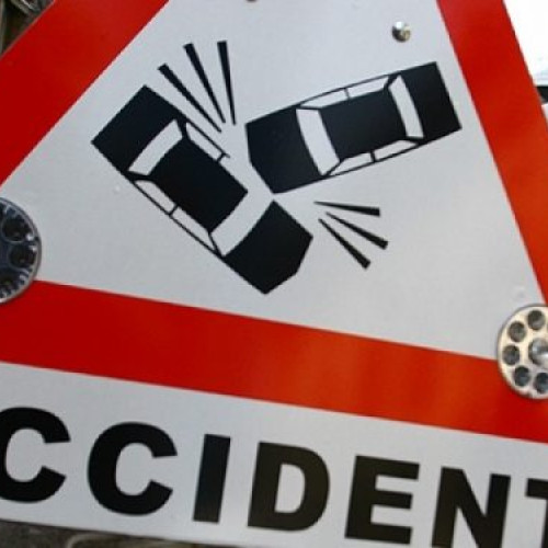 Trei persoane rănite în accidente rutiere