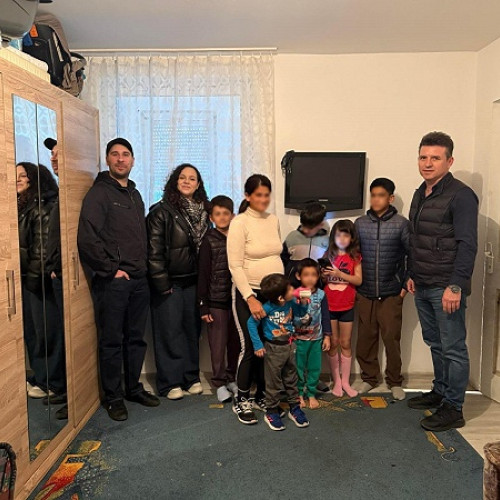 Rotaract Club Satu Mare ajută o familie cu 11 copii