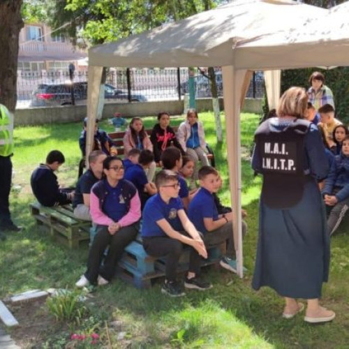 Activități educative în cadrul "Săptămânii Școala în Siguranță" în Vrancea