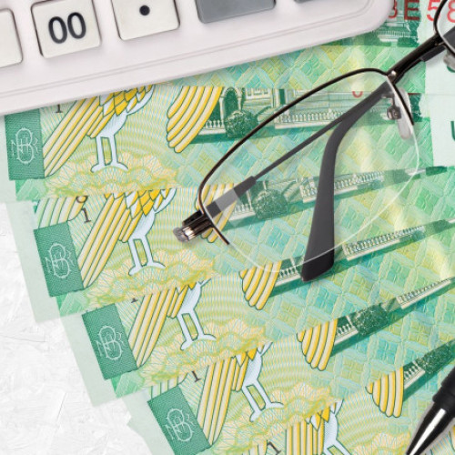 Leul se apreciază ușor față de euro după turul 2 al alegerilor prezidențiale