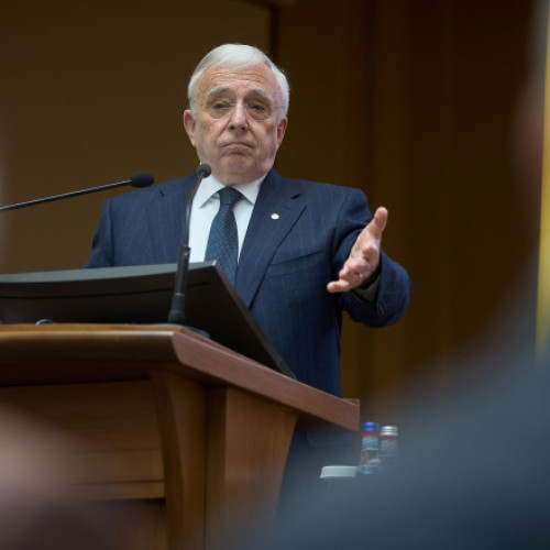 Mugur Isărescu: Restabilirea încrederii pe piețele de capital, esențială pentru România