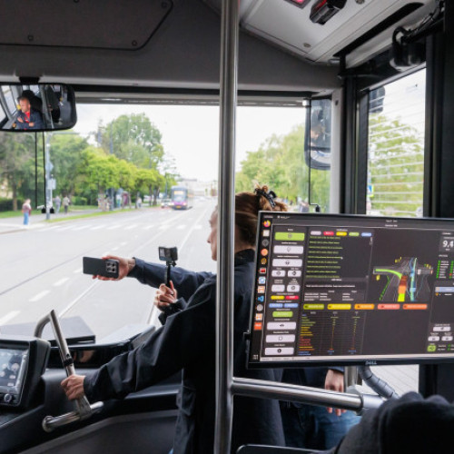 Autobuz autonom testat la Cluj-Napoca în cadrul Summitului pentru Neutralitate Climatică