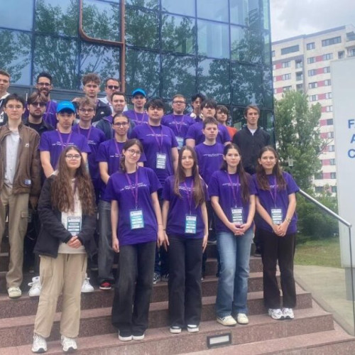 Elevii ieșeni strălucesc la olimpiadele de informatică