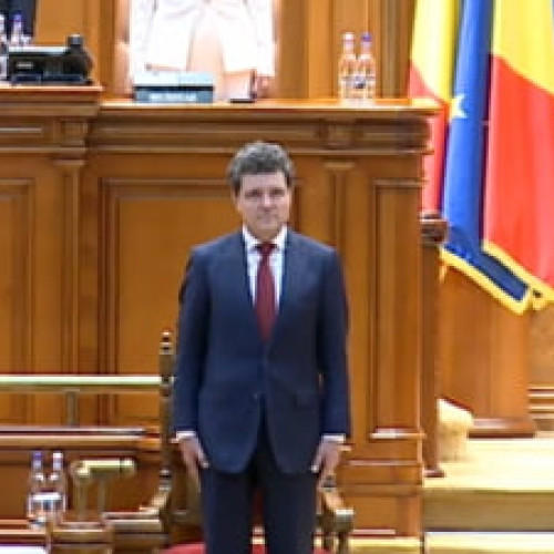 Nicușor Dan depune jurământul și devine președinte al României