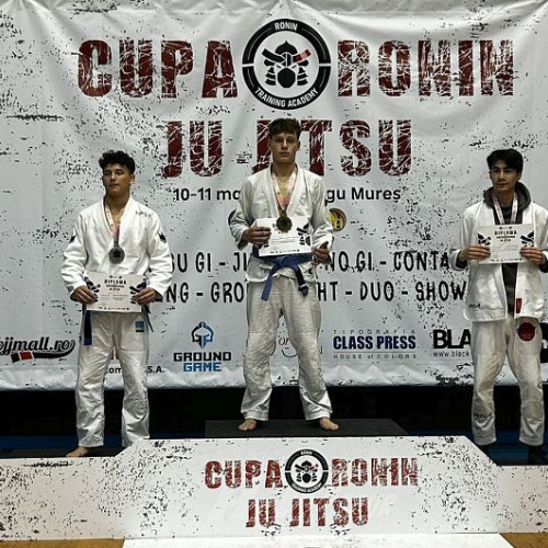 Clubul sportiv municipal Sfântu Gheorghe a obținut rezultate impresionante la &quot;Cupa Ronin de Ju-Jitsu&quot;, competiție desfășurată în perioada 9-11 mai la Târgu Mureș, conform site-ului covasnamedia.ro.