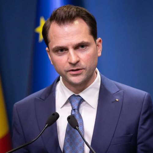 Ministrul Energiei, Sebastian Burduja, clarifică poziția oficială referitoare la facturile din energie după zvonurile și știrile false apărute recent, potrivit newsbv.ro. Potrivit acestuia, după 1 iulie, facturile nu vor "exploda" și nu vor "bubui", contrazicând astfel toate informațiile alarmiste circulante. Burduja a scris într-o postare pe Facebook că a primit în ultimele zile o serie de atacuri și jigniri, dar a ales să fie clar și să liniștească populația.