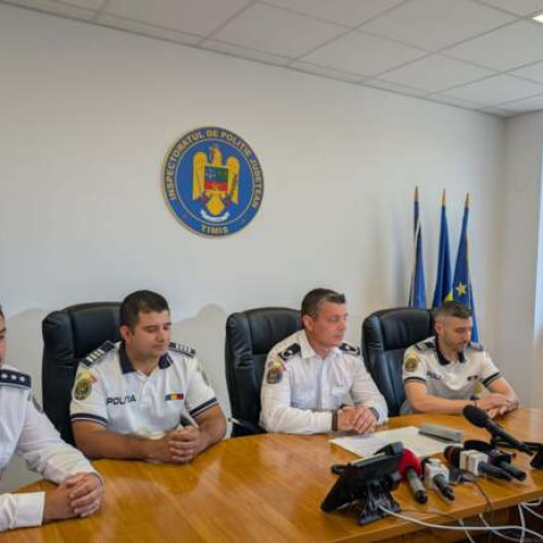 Autoutilitară cu bani confiscată în Timiș, după o urmărire dramatică