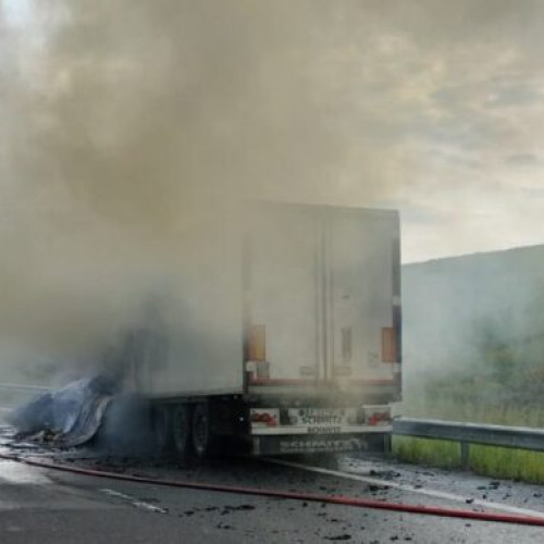 Incendiu pe DN 12 în direcția Negreni - Slatina