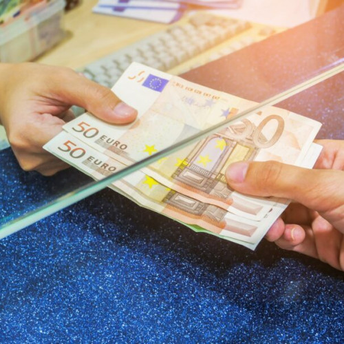 TBI Bank conduce piața depozitelor bancare în lei, oferind cele mai mari dobânzi pentru cele mai populare termene, de 3, 6 și 12 luni, potrivit „Ziarului de Iași”. Conform sursei, în luna mai 2025, diferențele dintre bănci în ceea ce privește dobânzile erau considerabile, unele instituții oferind peste 6% pe an, în timp ce altele se opriseră la 3-4%.