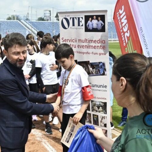 Turiști bicicliști curajoși în Drobeta