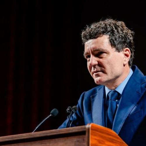 Nicușor Dan, președintele României, va avea luni o întâlnire cu omologul său ucrainean, Volodimir Zelenski, la Vilnius, potrivit newsbucuresti.ro. Potrivit declarațiilor, discuțiile vor avea loc în timpul summitului de apărare B9, la care participă lideri de rang înalt, printre care secretarul general NATO, Mark Rutte, și președintele Poloniei, Andrzej Duda.